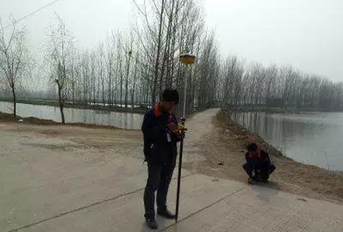 RTK測量我們用網絡/cors還是用電臺？要根據實際情況